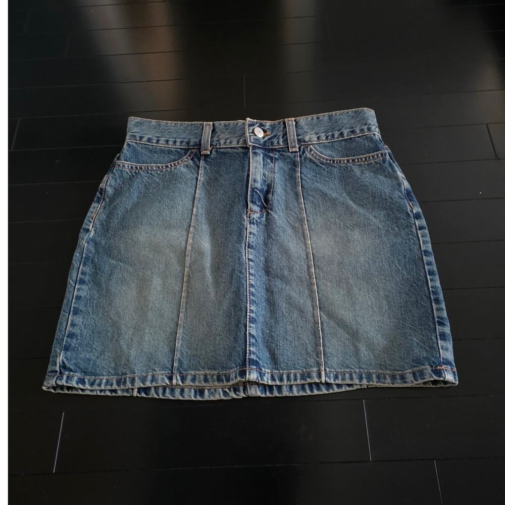 Vintage Y2K Gap Medium Wash Denim MIni Skirt - Size 6